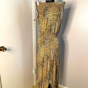 NWT Sunny Leigh Dressy Pants Jumper Size L.